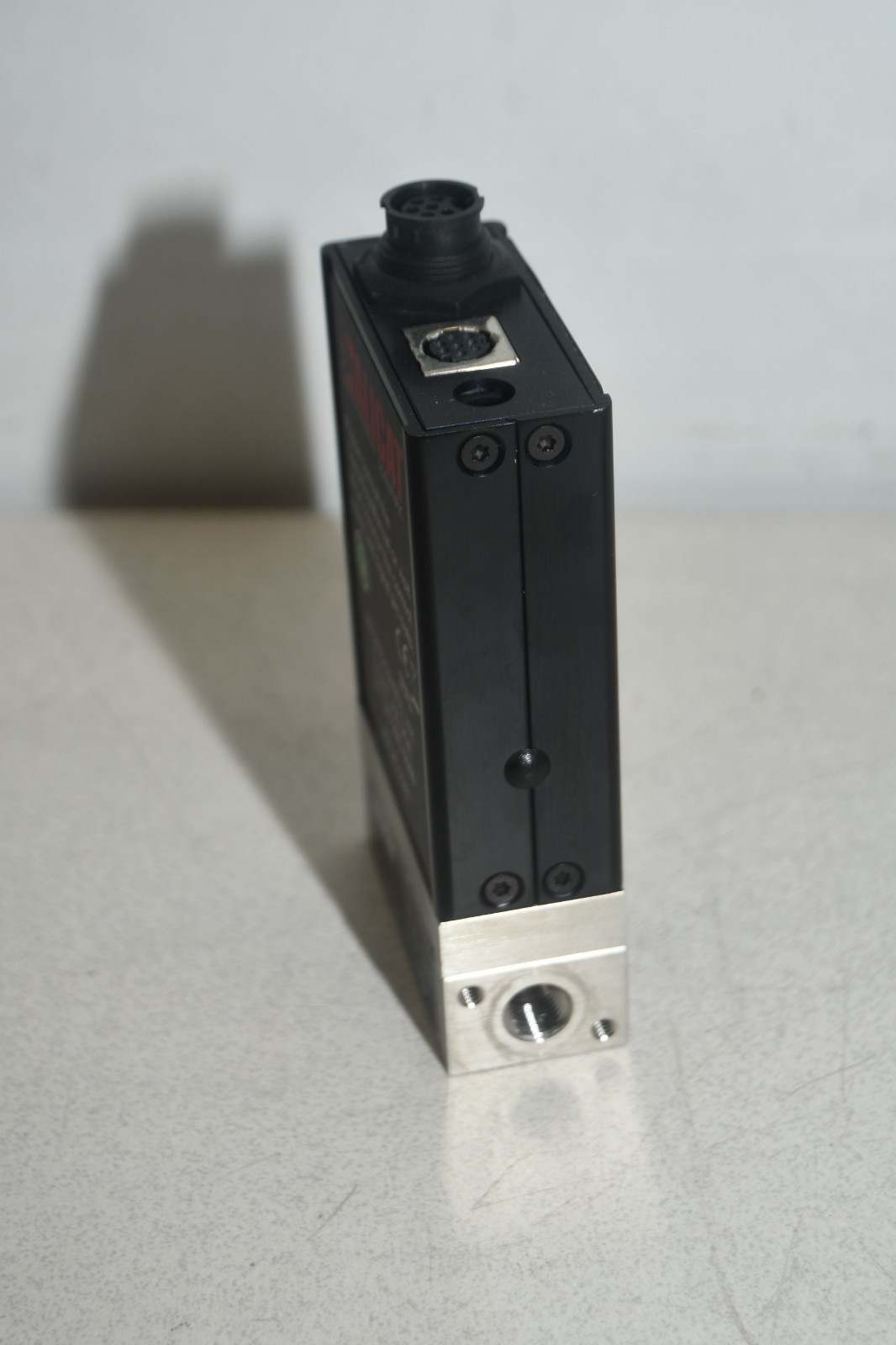 ^ Alicat P-15PSIA-TFT-I/5P Flow Controller #X8335