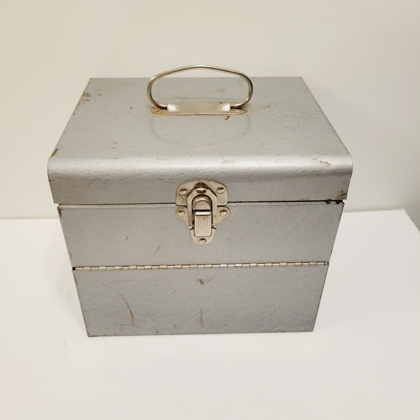 Vintage Logan Metal 8mm Film Chest Carrying Case-Holds x 12 Reels