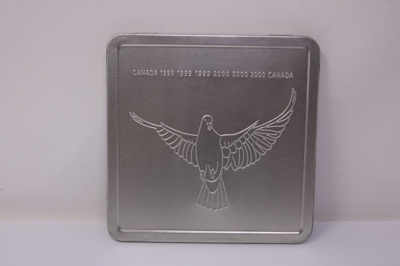 Canada Post - 1999 2000 Official Millennium Keepsake Stamps & Coin collection