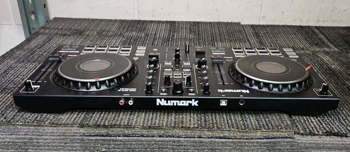 Numark Mixtrack Platinum FX Four Deck DJ Controller