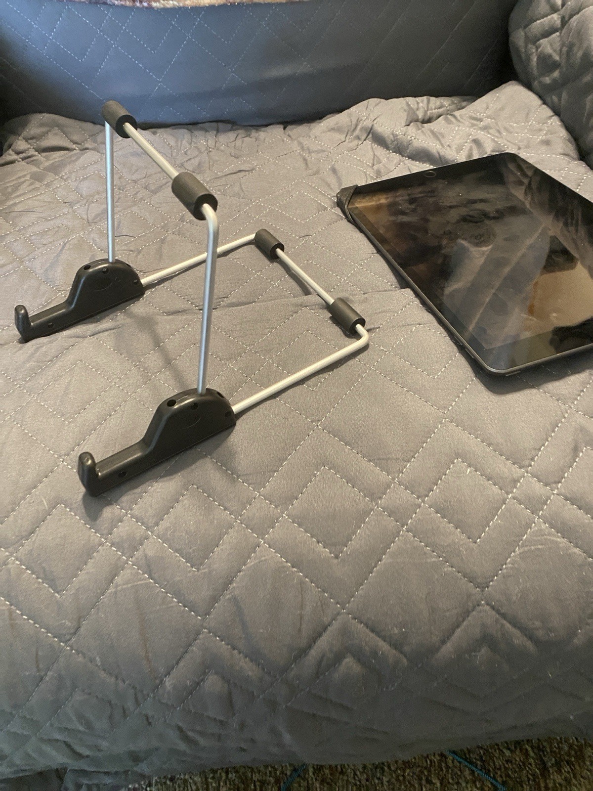 Tablet /eReaders Stand