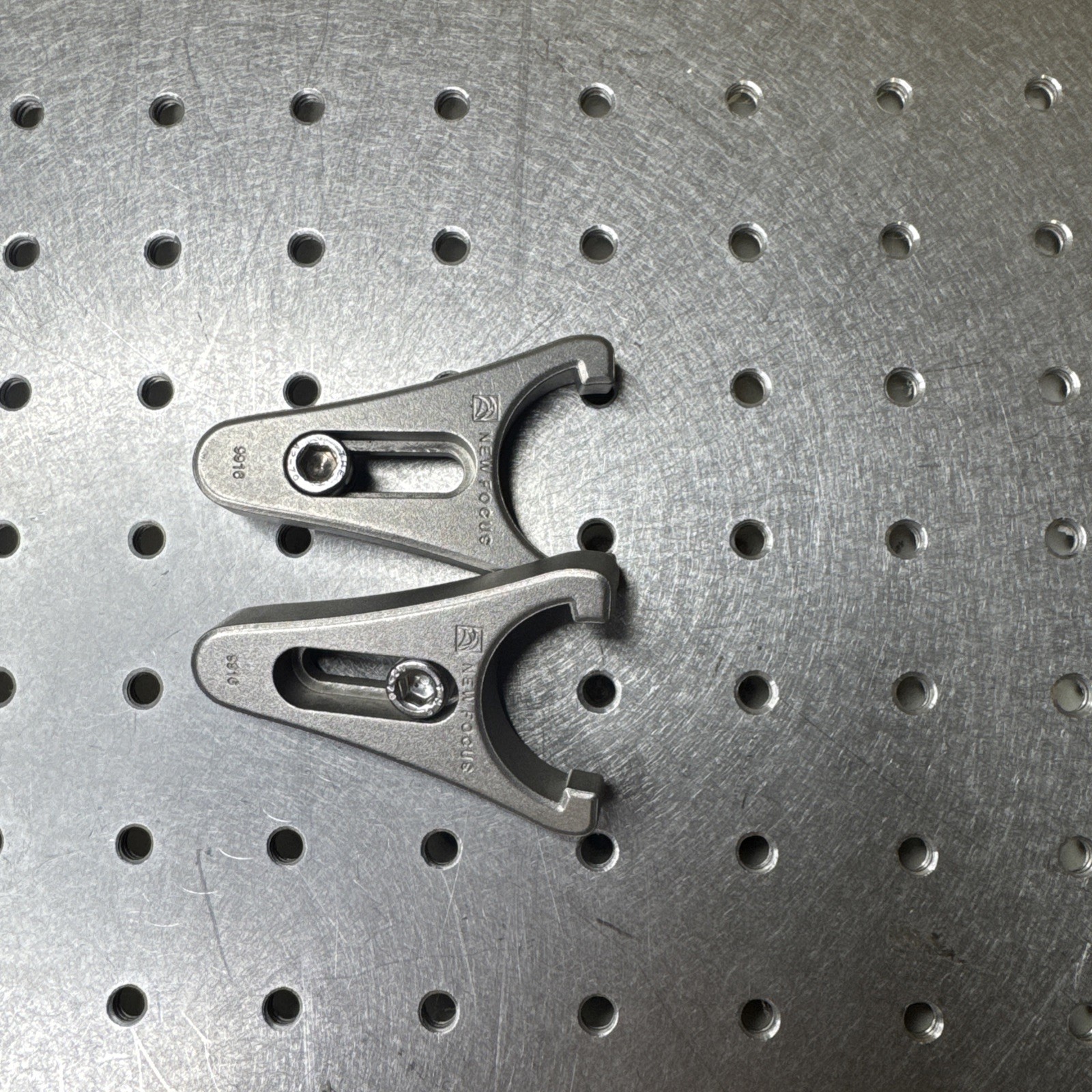 Newport 9916 Clamping Fork, 1.0 in. Diameter Pedestals Lot Of 2