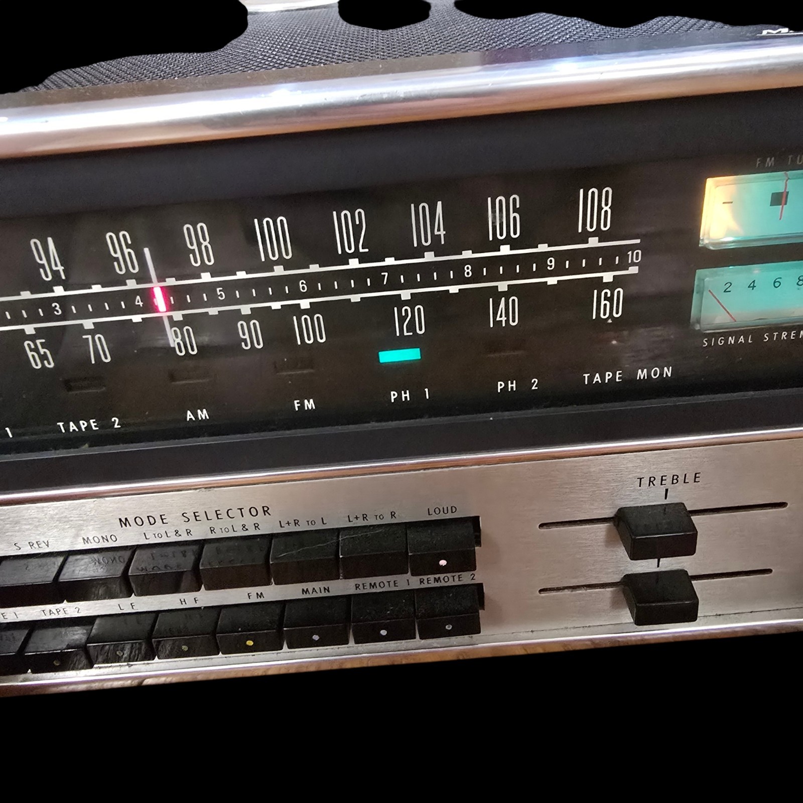 McIntosh MAC 1900 Solid State Stereo Receiver with Analog Tuner Dial working