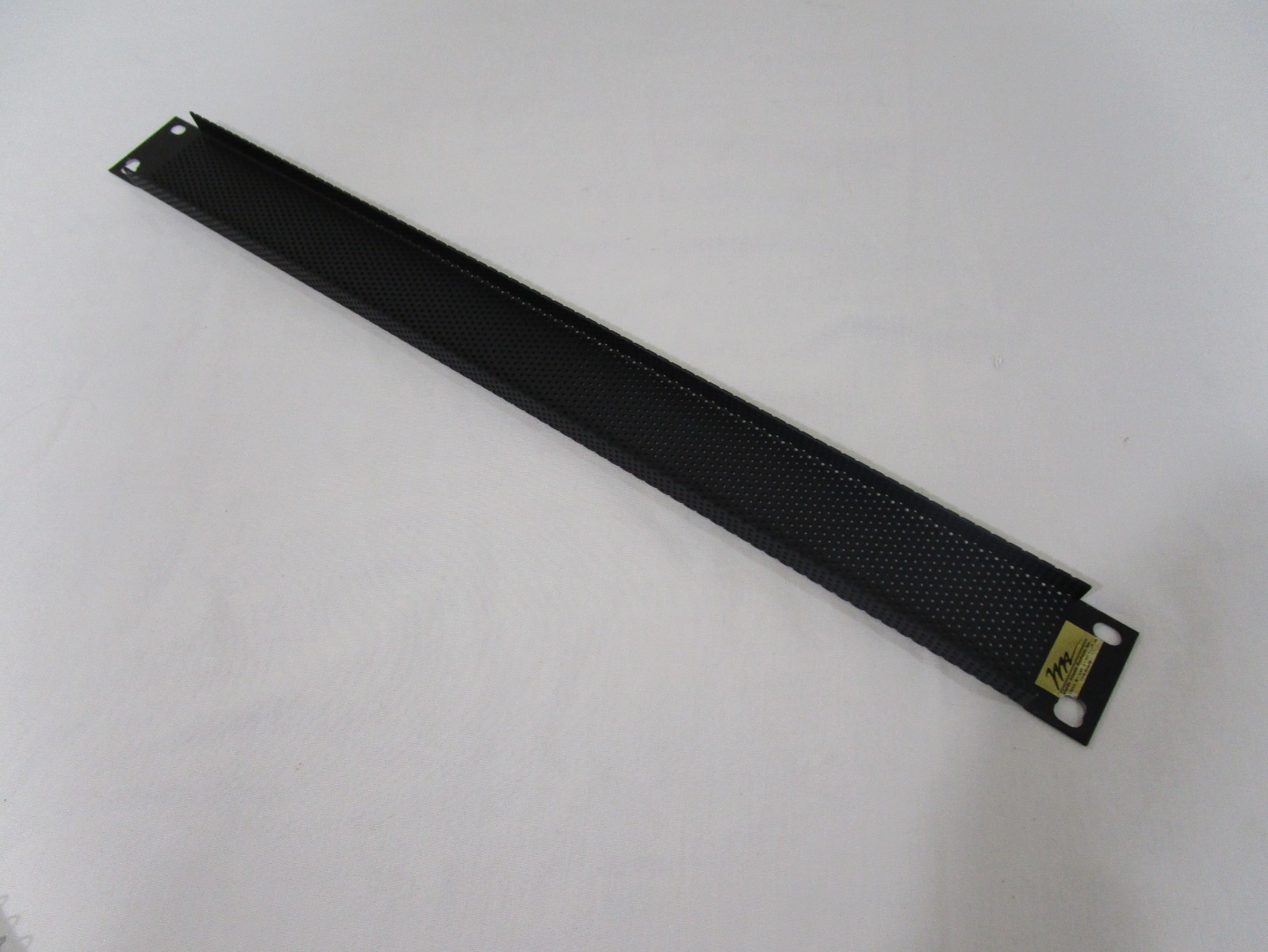 Super Nice Middle Atlantic Ventilated 1U Rack Spacer ---- Cool