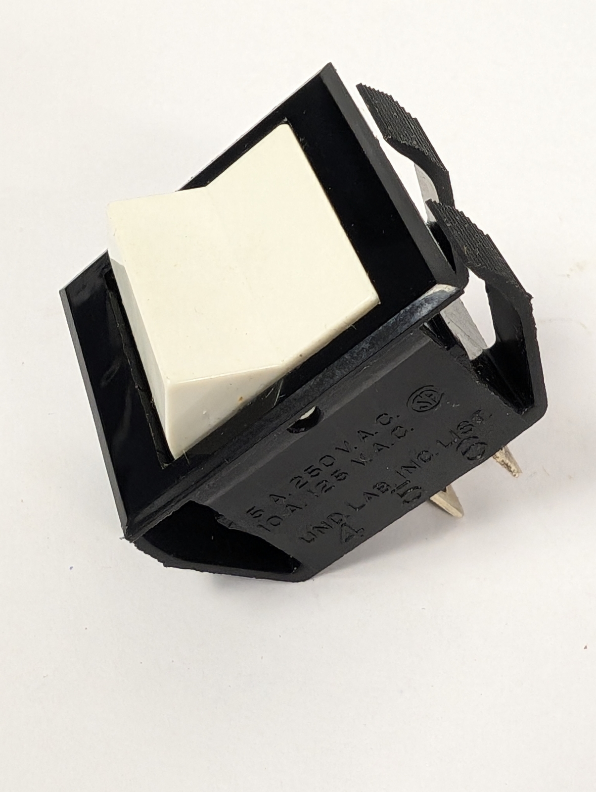 CARLING DPST (MOMENTARY-ON) ROCKER SWITCH