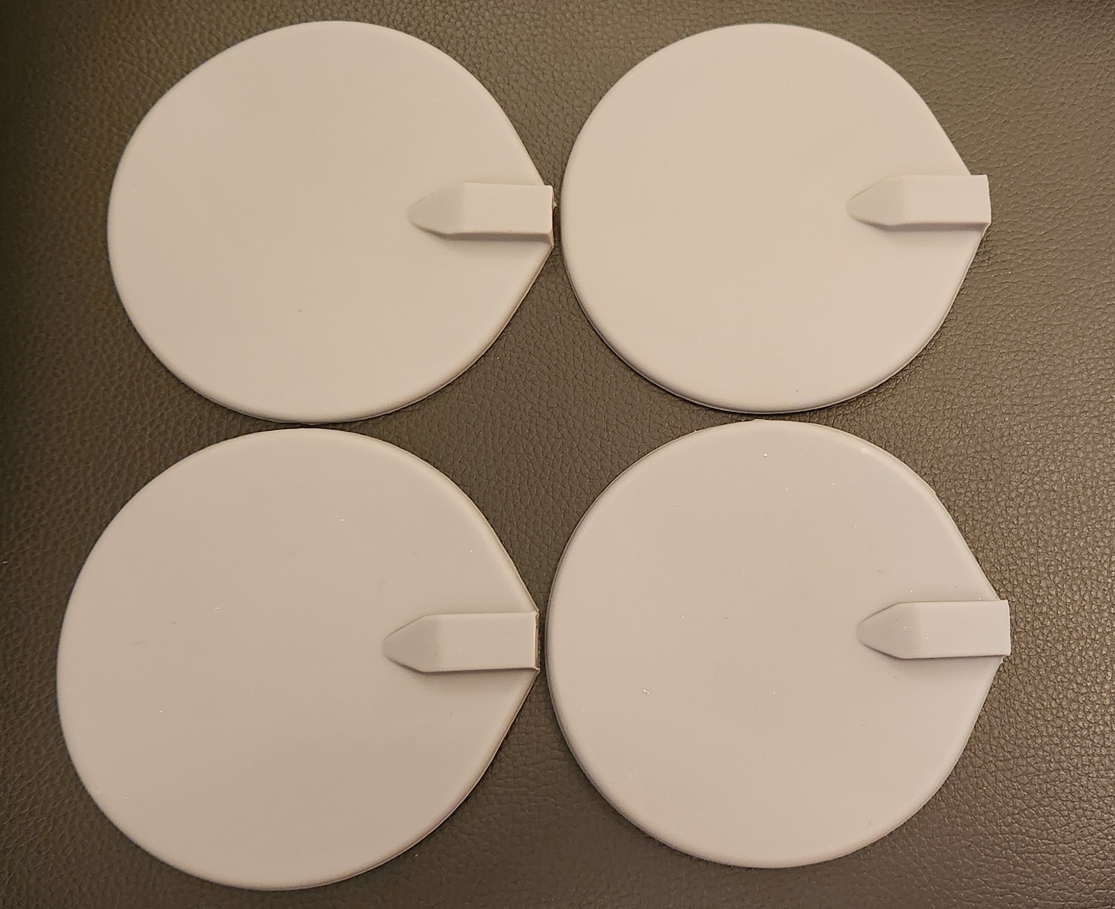 4 Rubber Reusable Replacement Electrode Pads 9.5cm round For Microcurrent Tens