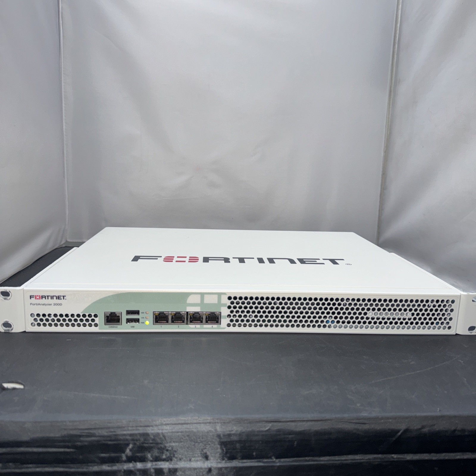 Fortinet FortiAnalyzer-200D Network Video Recorder PN-P11737-01-04