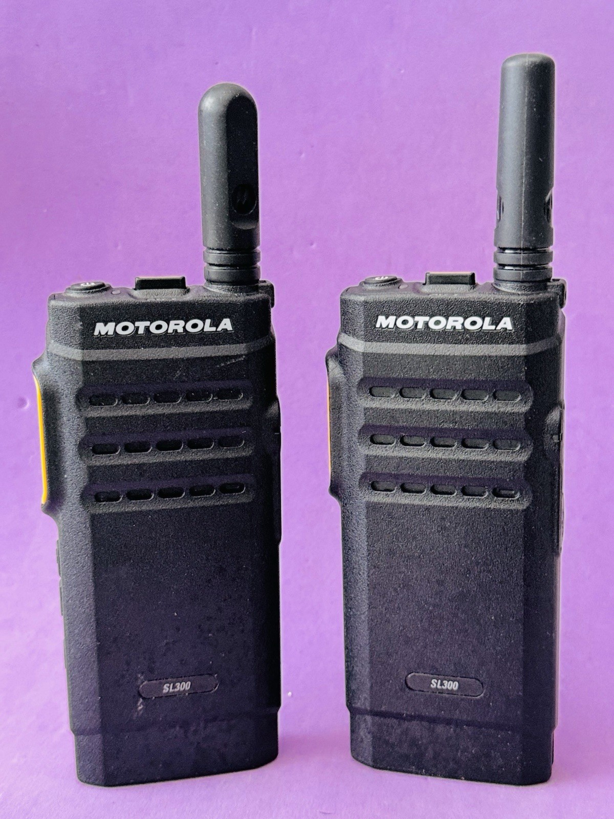 [LOT OF 2] Motorola SL300 VHF AAH88JCP9JA2AN 2-Way Radios w/Batteries