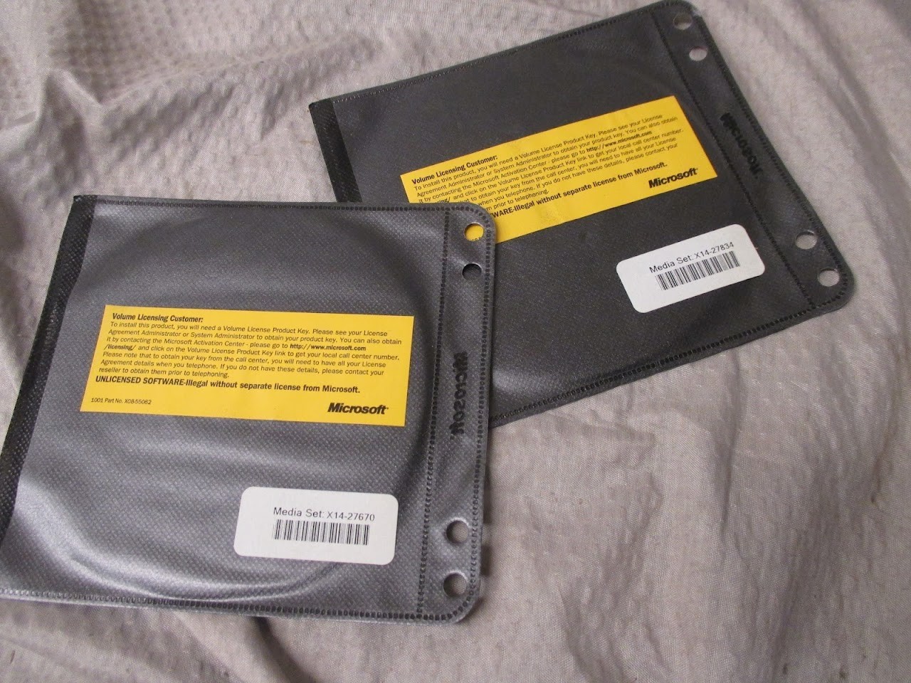 Vintage Microsoft Windows Server 2008 X32 X64 P72-02841 | No Key Codes Included