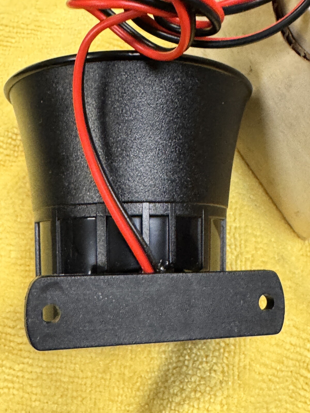 Small Car Alarm Siren Same size as a DEI 514L