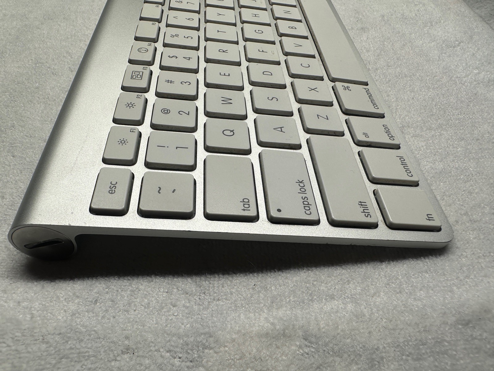 Apple Bluetooth Keyboard Model No: A1314 Tested Good Used Condition
