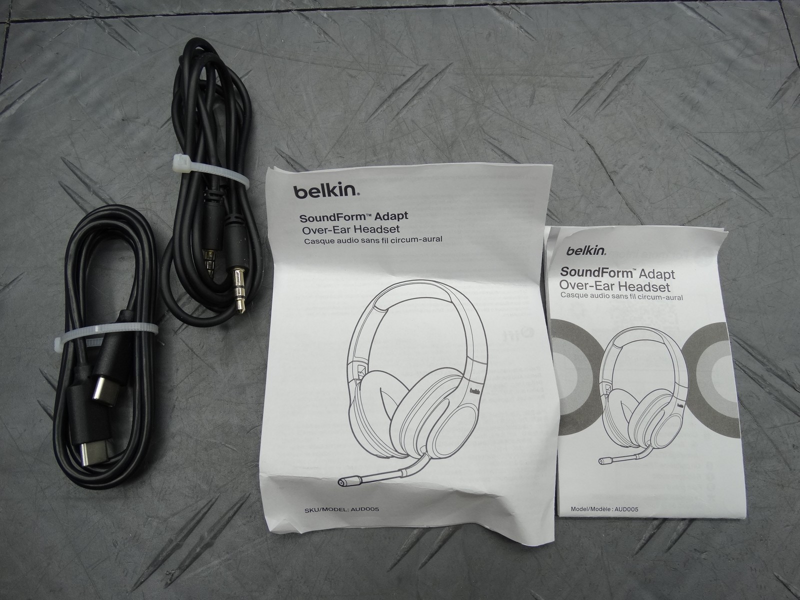 Belkin - SoundForm Adapt Wireless Over-Ear Headset