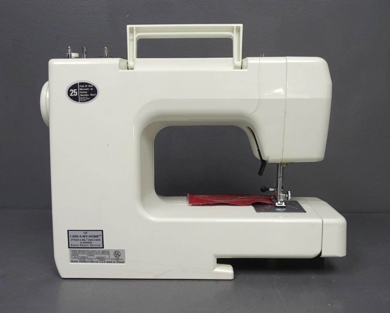 Kenmore 385.12102 Sewing Machine +Manual/Accessories/Case Tested