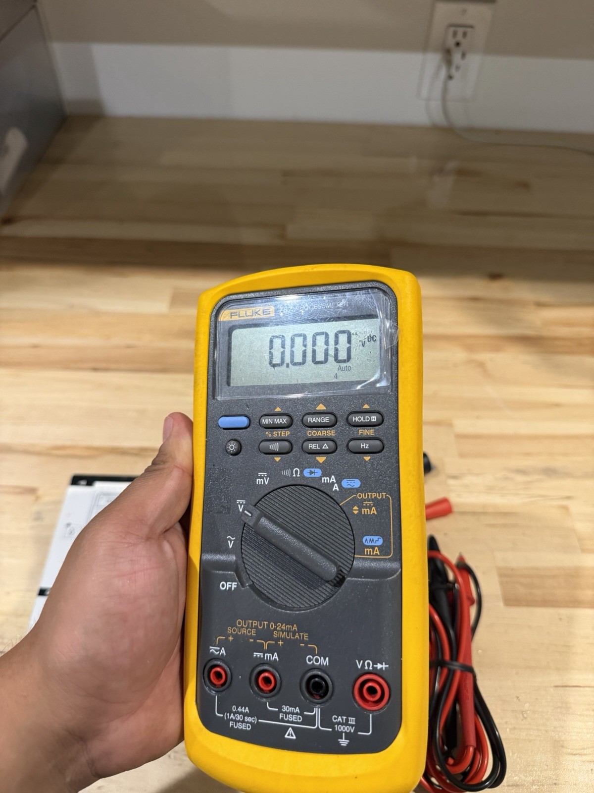 FLUKE 787 PROCESSMETER SHIPS FAST - FREE SHIPPING