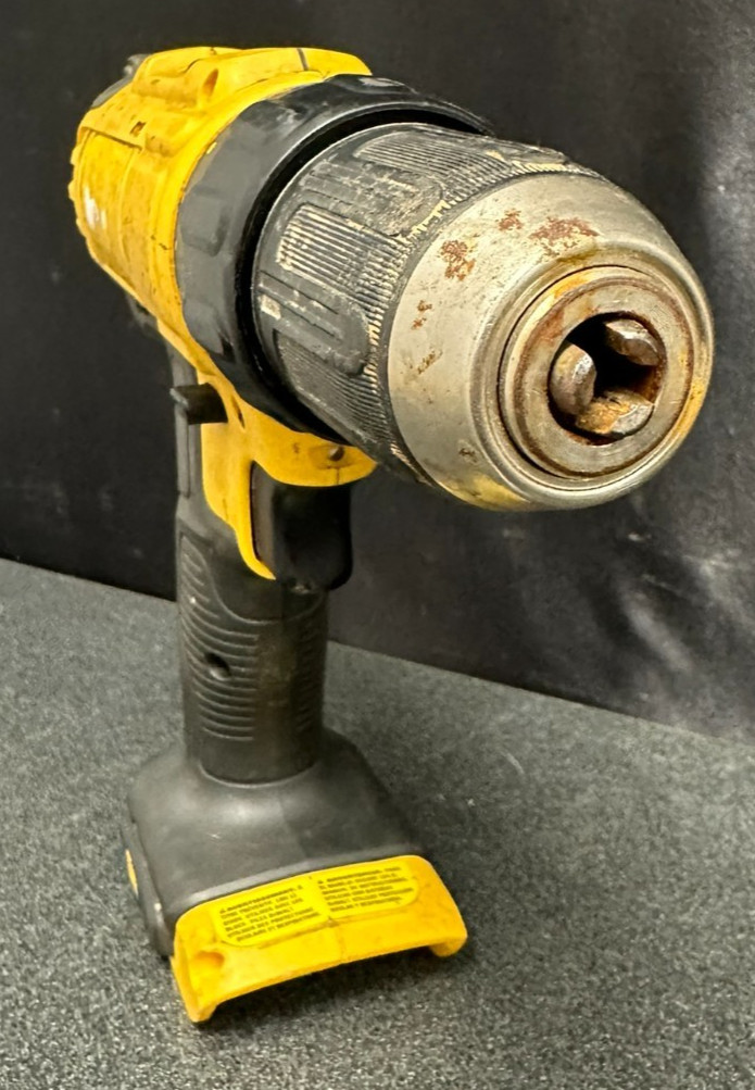 DEWALT 20V Compact Drill/Driver DCD771 Tool Only FREE SHIPPING