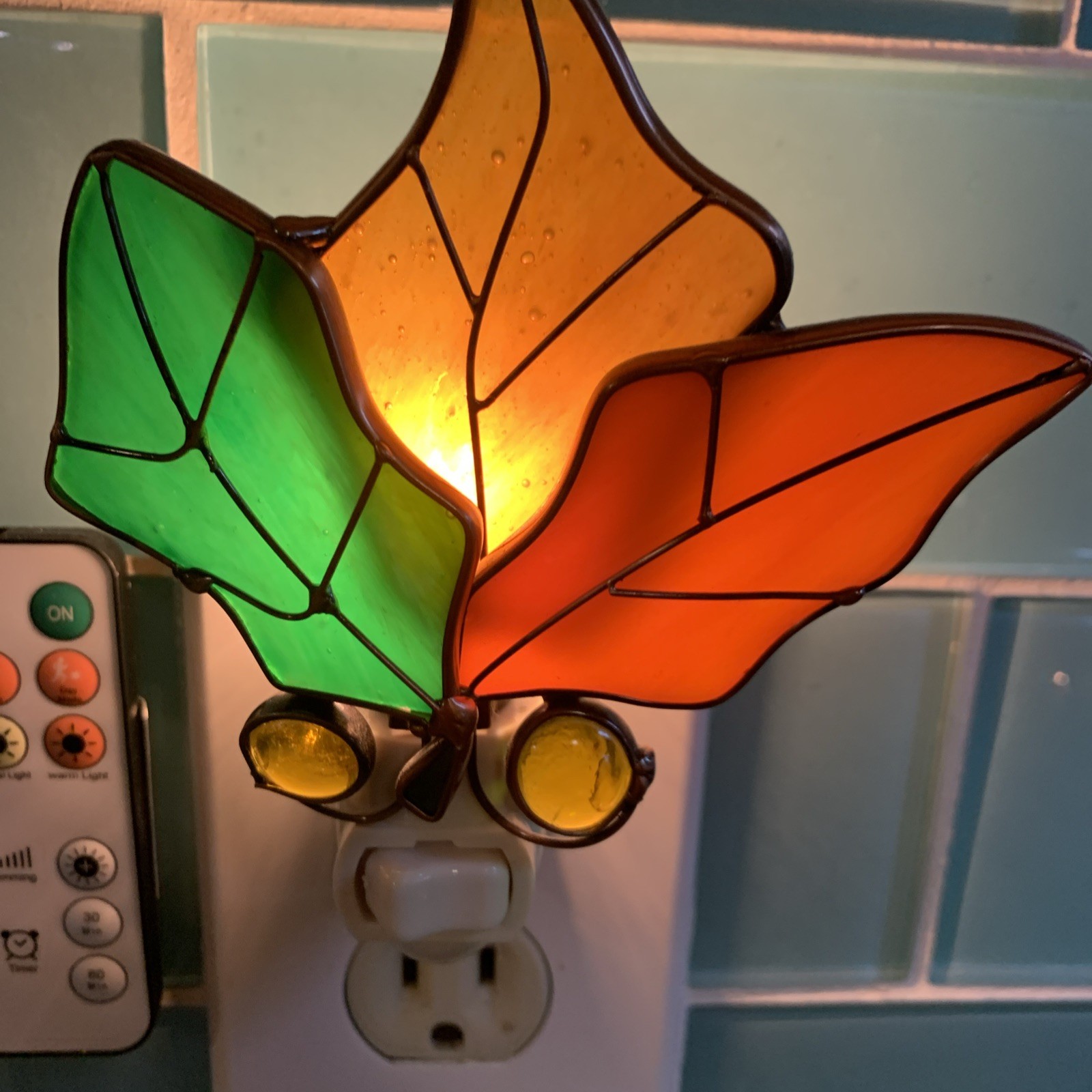 STAINED GLASS HARVEST FALL NIGHT LIGHT LEAVES Àutumn Green Orange Gold￼5.25”