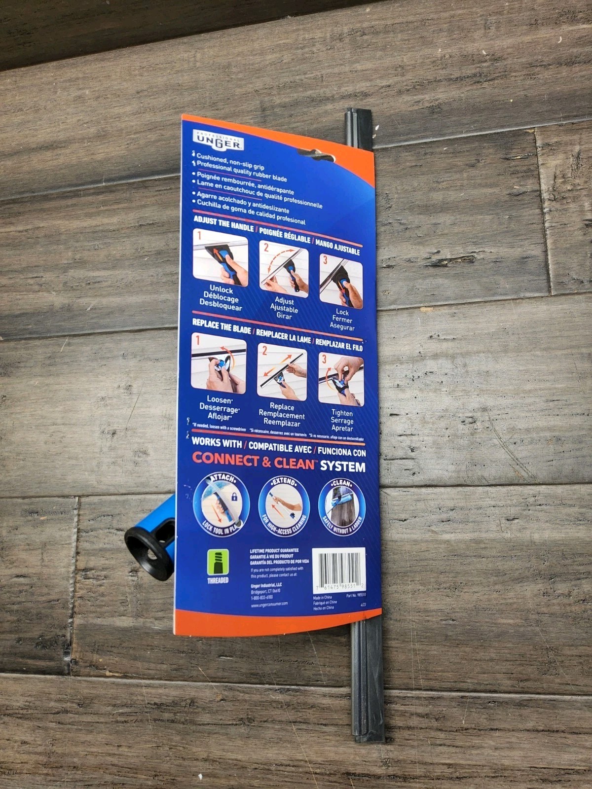 Professijnal Unger 18 in. Swivel Window Squeegee