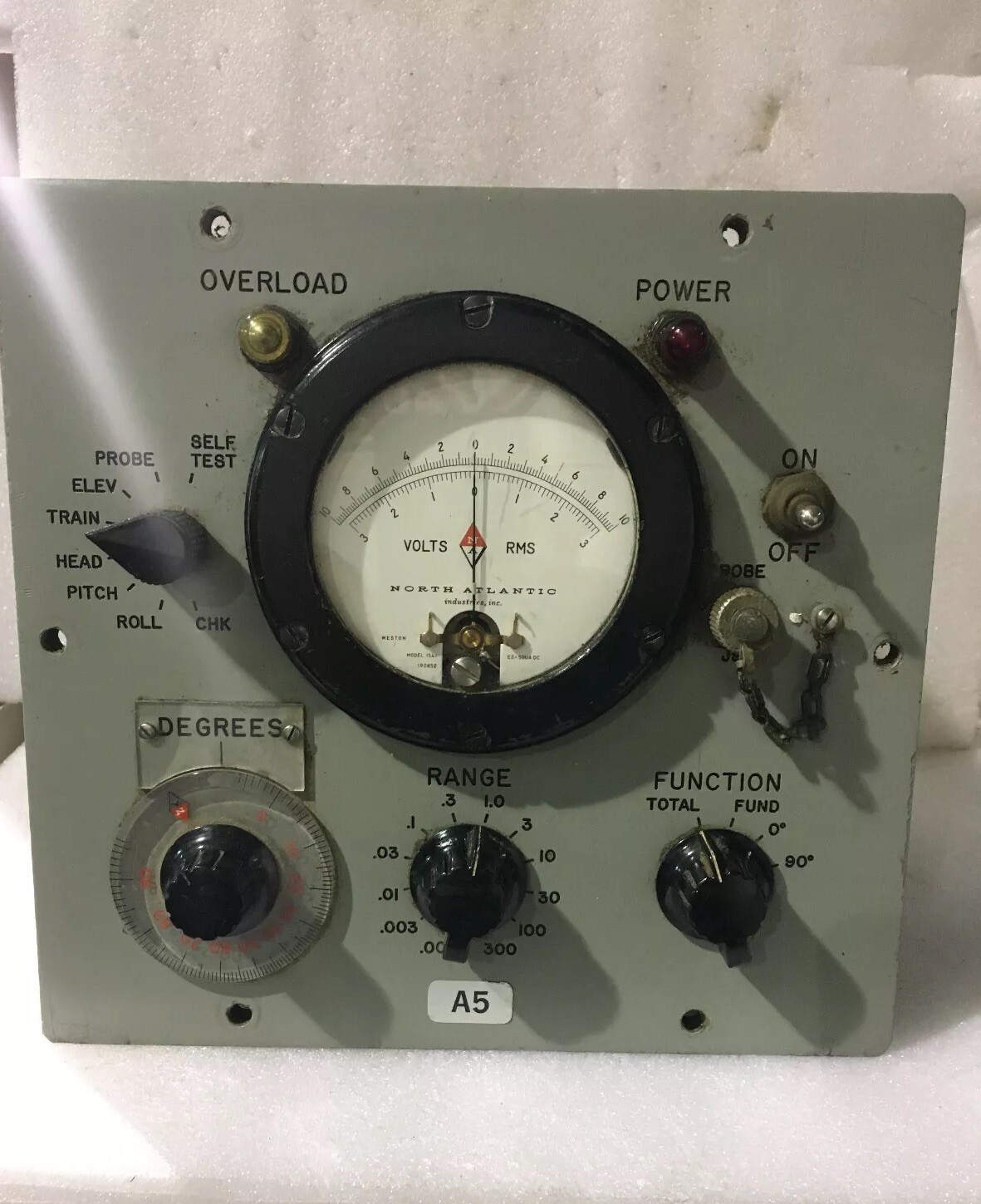 VINTAGE NORTH ATLANTIC INDUSTRIES PHASE ANGLE VOLTMETER (VM-235) P/N 1382567-901