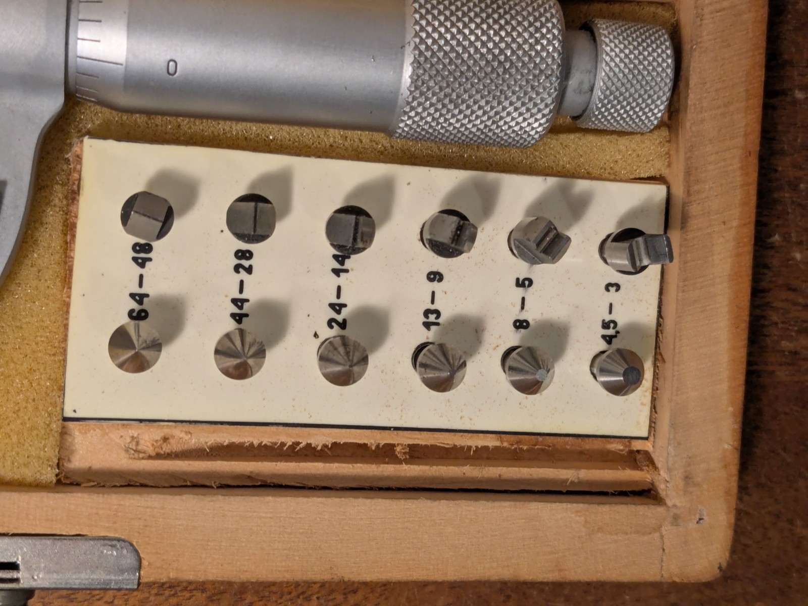 VIS 0-1 Inch THREAD PITCH MICROMETER w/ 6 ANVIL SETS