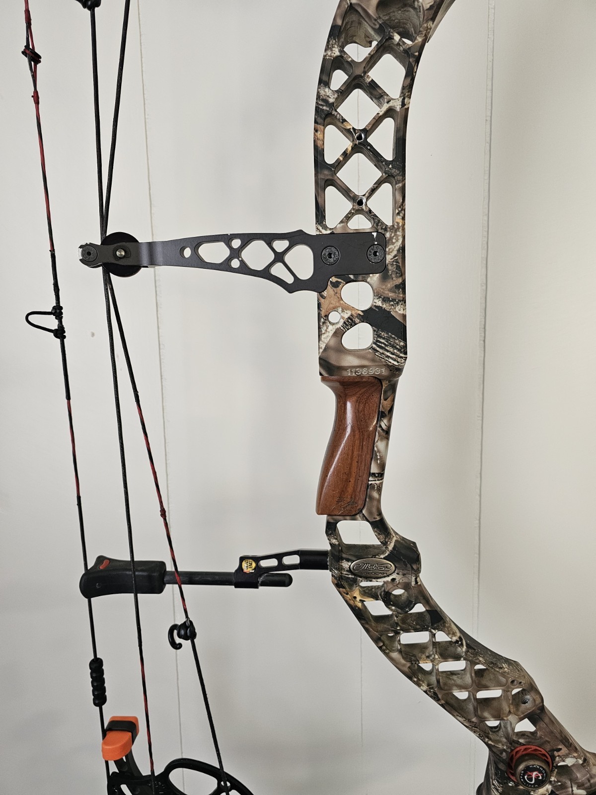 Mathews Z7 Compound Bow