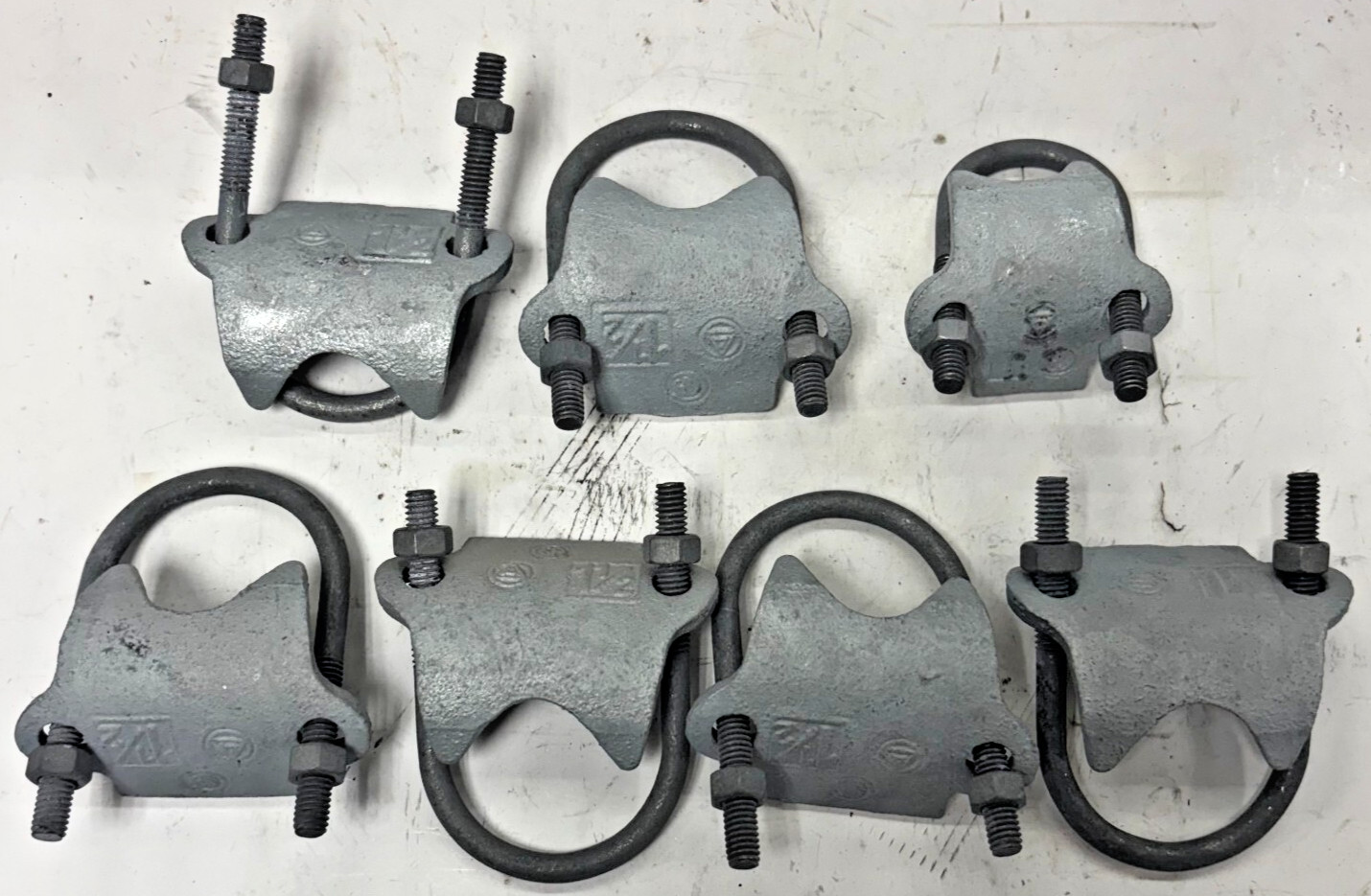RIGHT ANGLE CONDUIT CLAMPS U-BOLTS ANDHEX NUTS503251 LOT OF 13 SIZE 1" AND 1-1/2