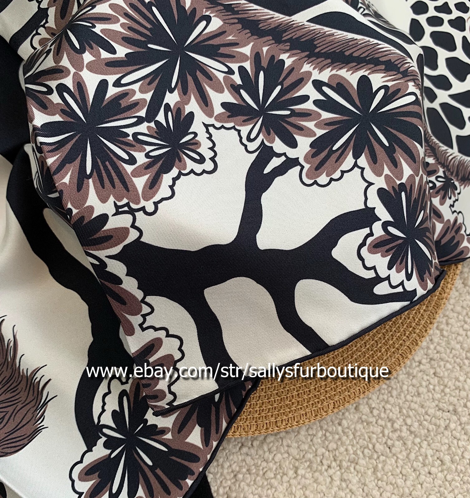 Sallys 18 Momme Twill Silk Wrap Scarf Giraffe Print Double Face Square Shawl 35"
