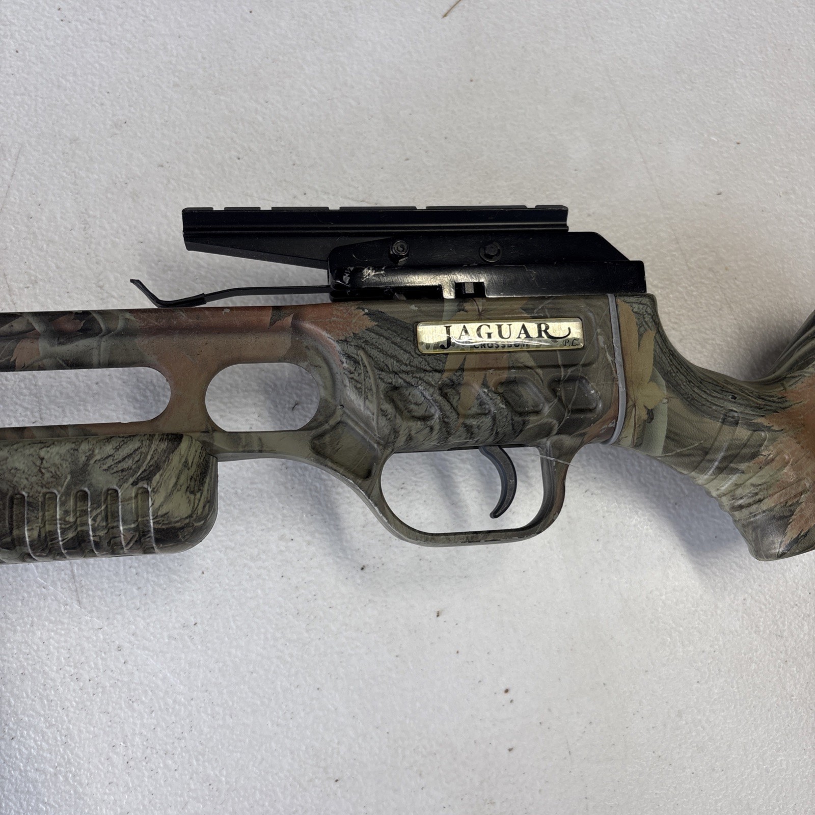 Jaguar PL Crossbow Without Limbs - Woods Leaf Camo