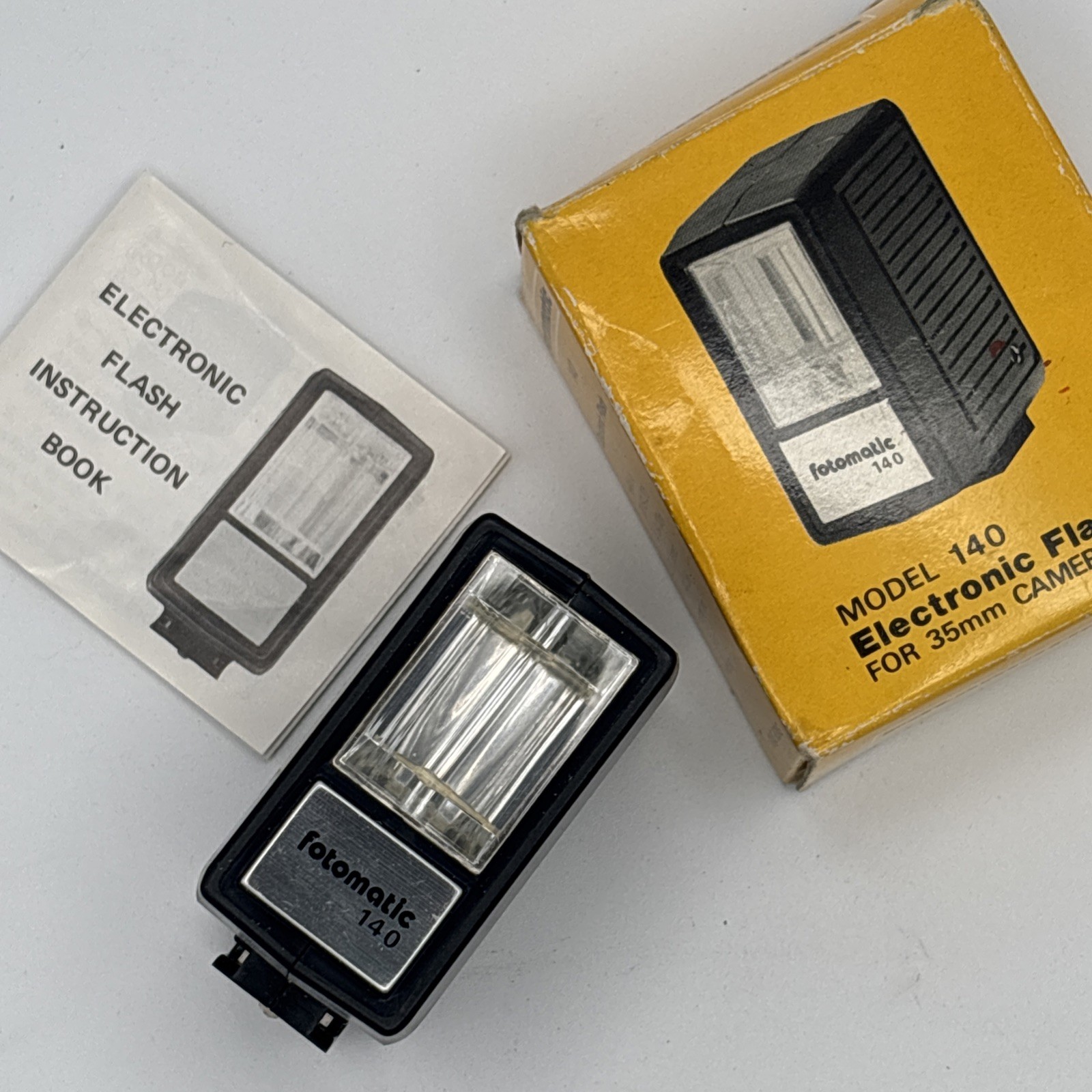 Fotomatic 140 Electronic Shoe Mount Flash for 35mm Camera Box & Manual Vintage