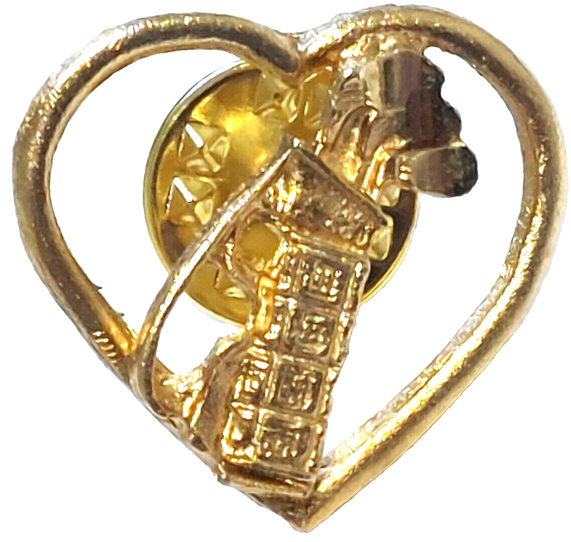 Golf Clubs & Bag in Heart Shaped (Gold Toned)Lapel Pin