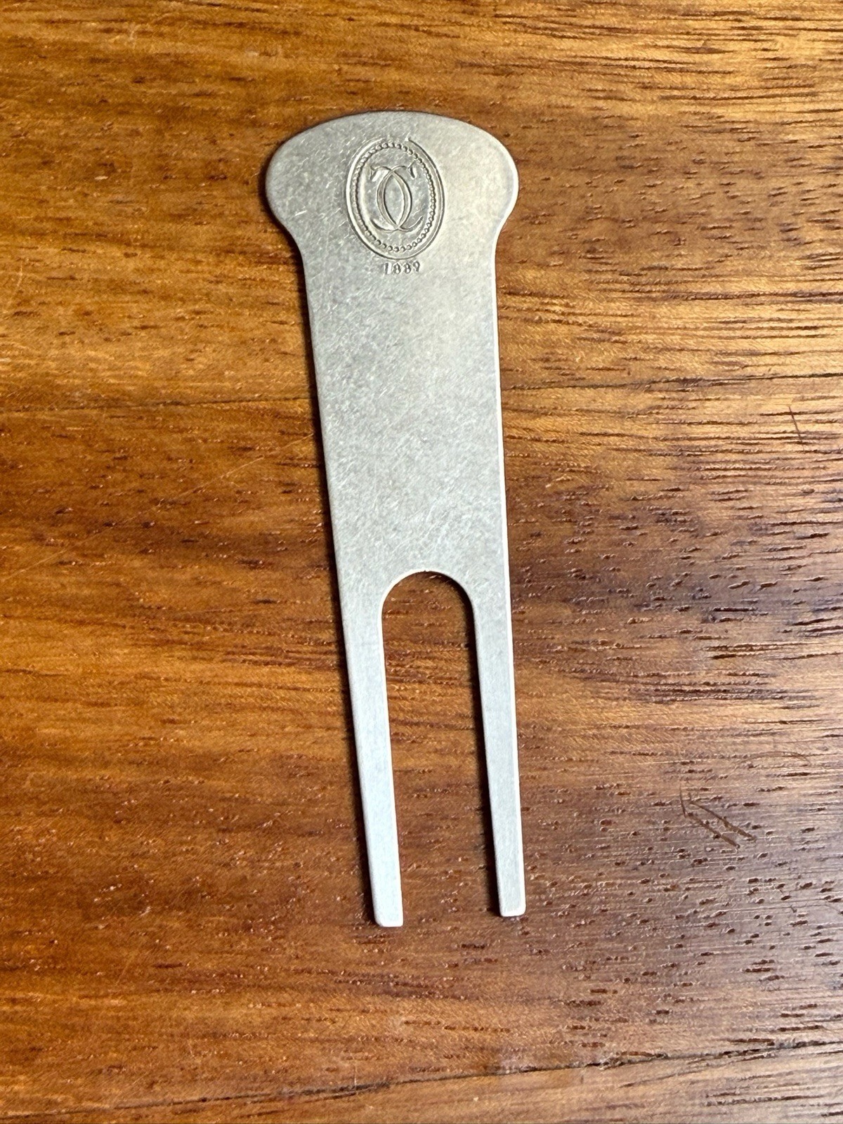 The Country Club Pepper Pike Cleveland Ohio 1889 metal divot repair tool unused