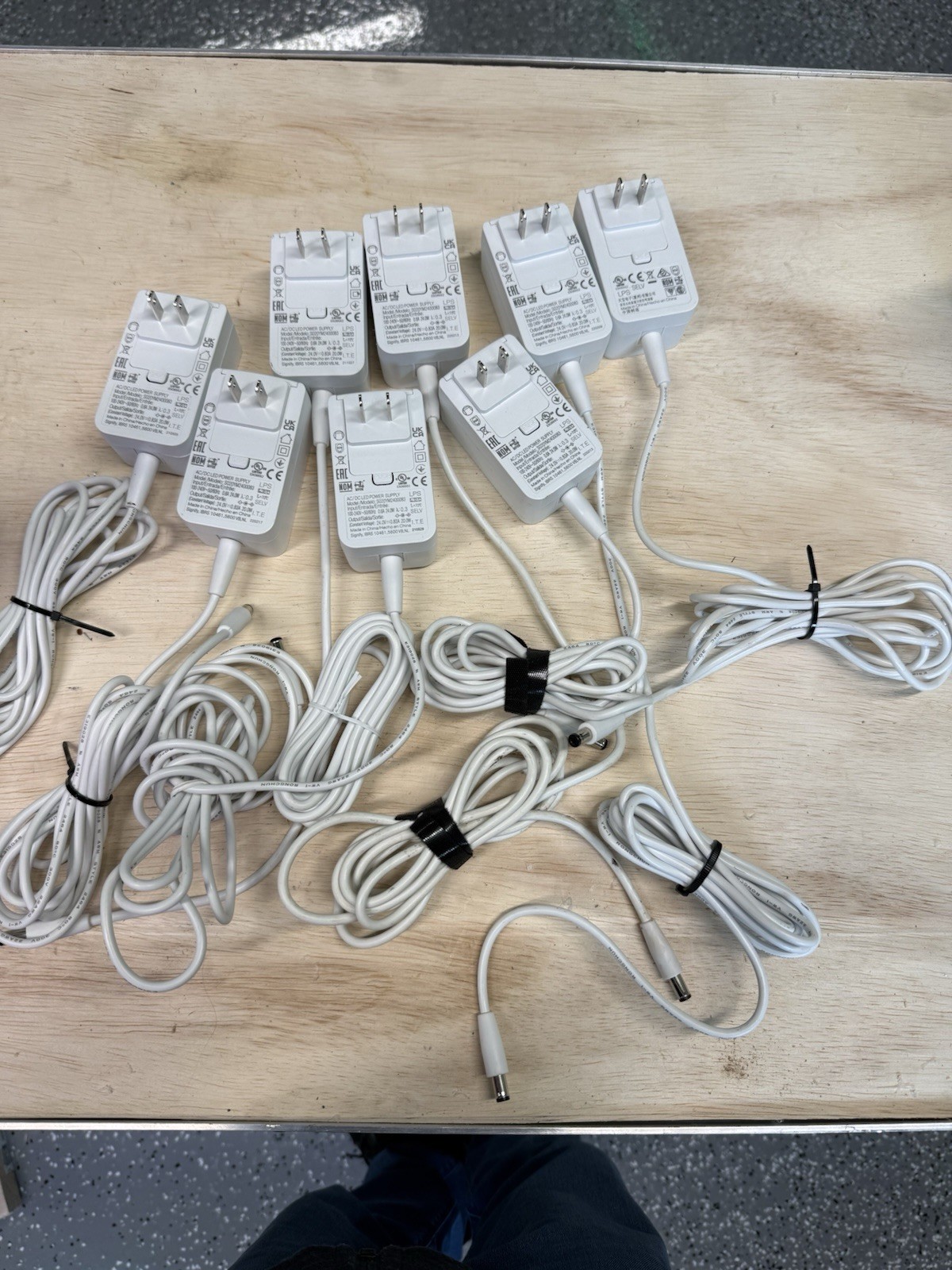 Genuine Philips Hue AC/DC LED Power Supply Adapter (S020ASM2400083) - VG