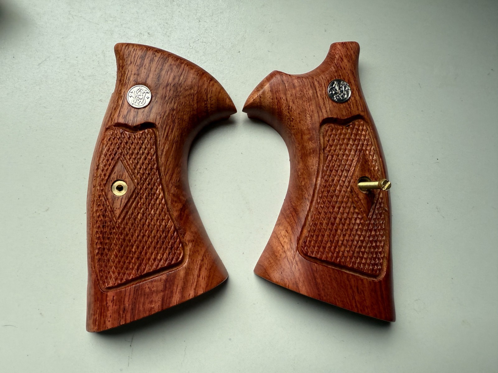 New Wood Decorative Grips for S&W, K/L SQUARE BUTT Revolver; diamond pattern