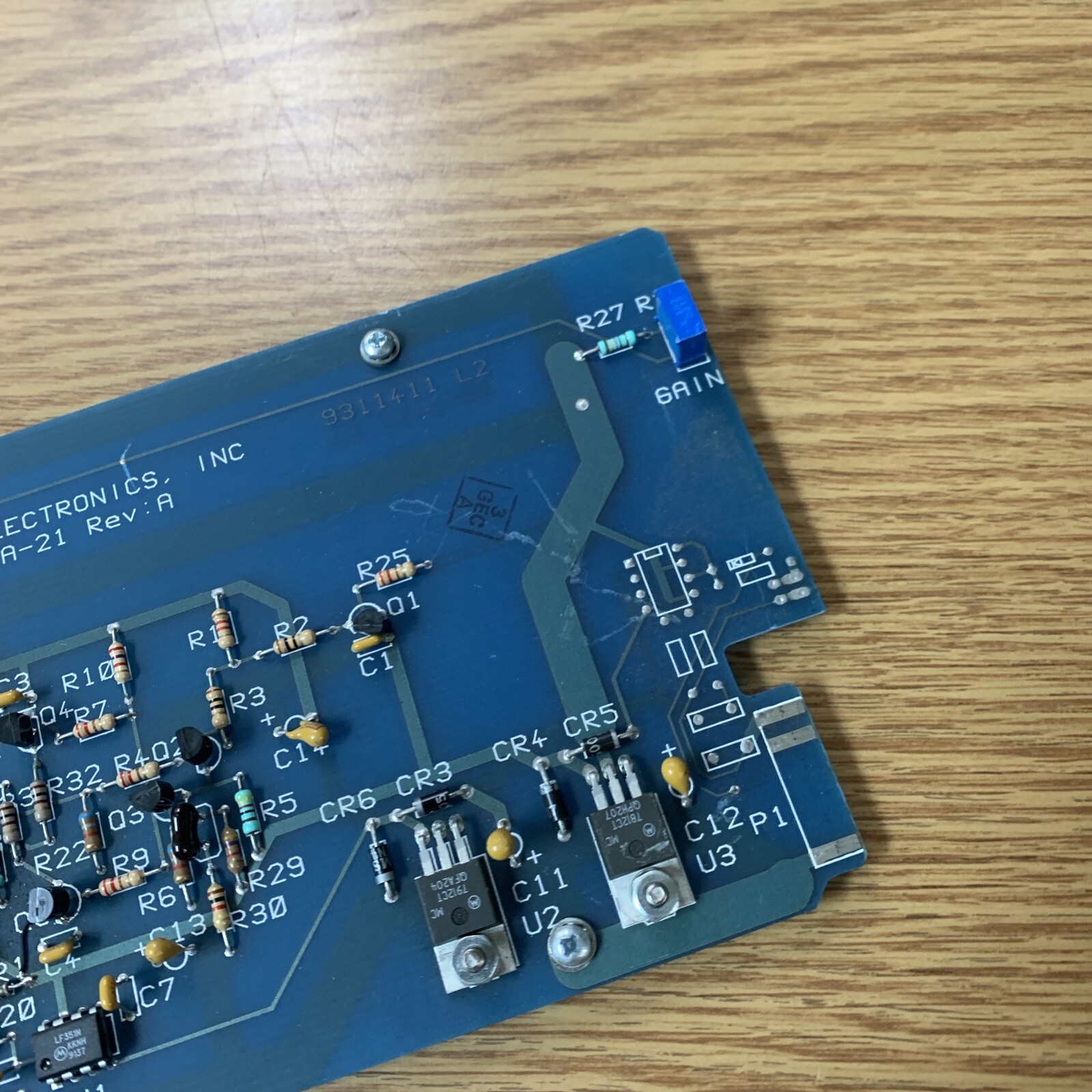 Sigma Electronics VDA-21 2x6 2100 Series Video Distribution See Pics