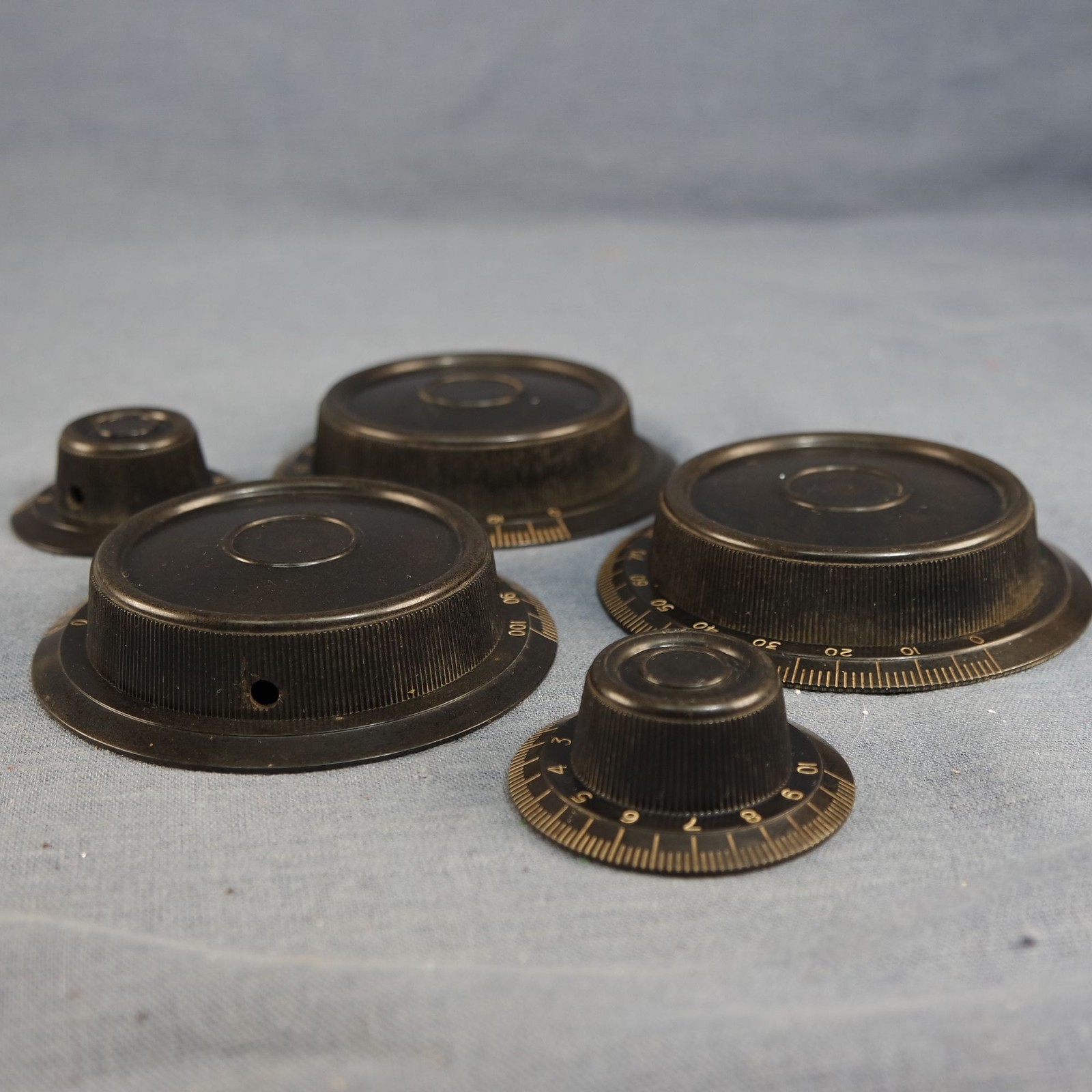 1920s Set Three Bakelite Splitdorf 4" Knobs & Two 2.25" Knobs Early Battery Sets