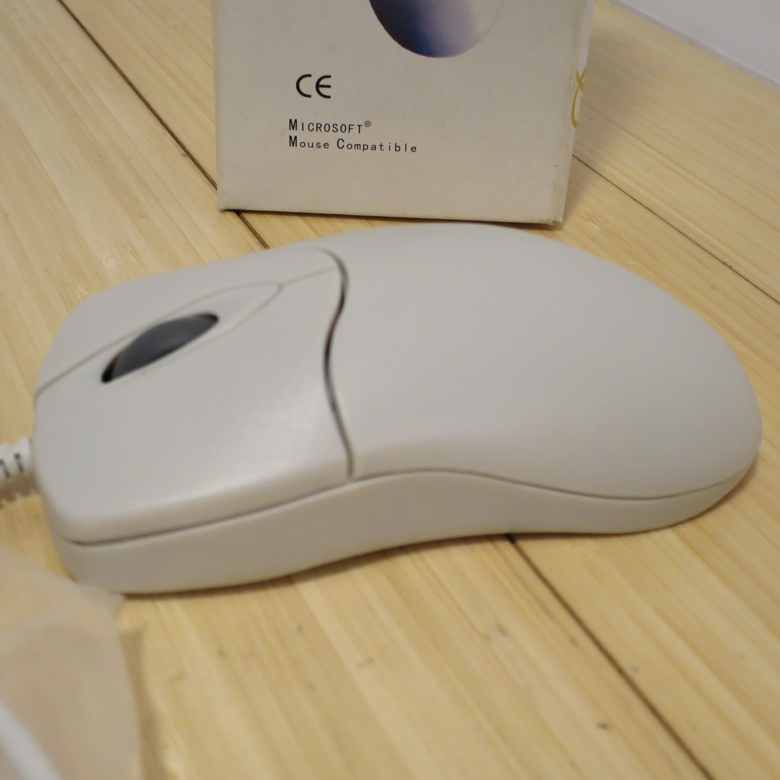 Designer Scrolling Mouse Model H2002 PS2 600DPI (1 of 2)