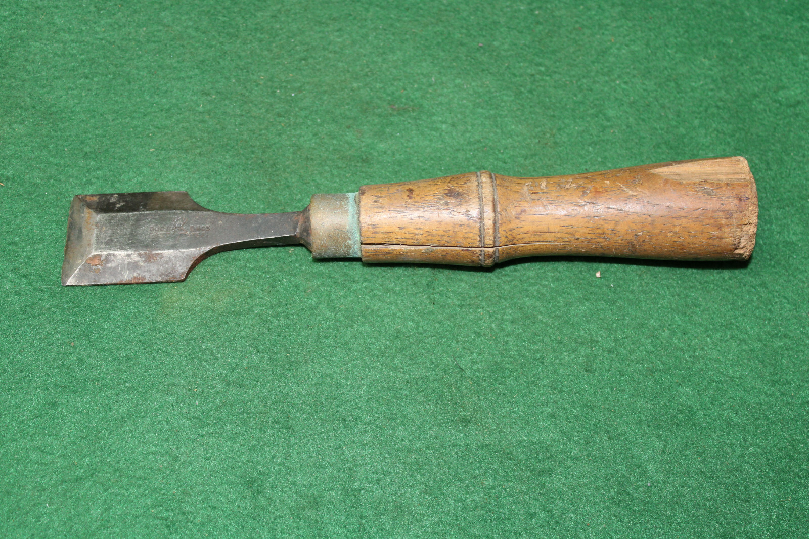 Antique Vintage Buck Bros Cast Steel 1-1/4"Carving Chisel Wooden Handle Inv#ES85