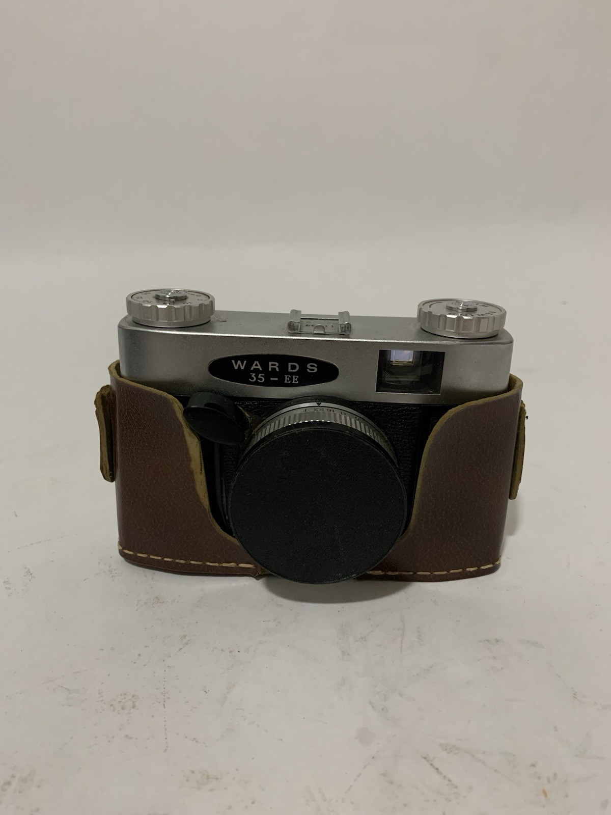 Wards-35 EE 35mm Point and Shoot Viewfinder Camera With Case Untested