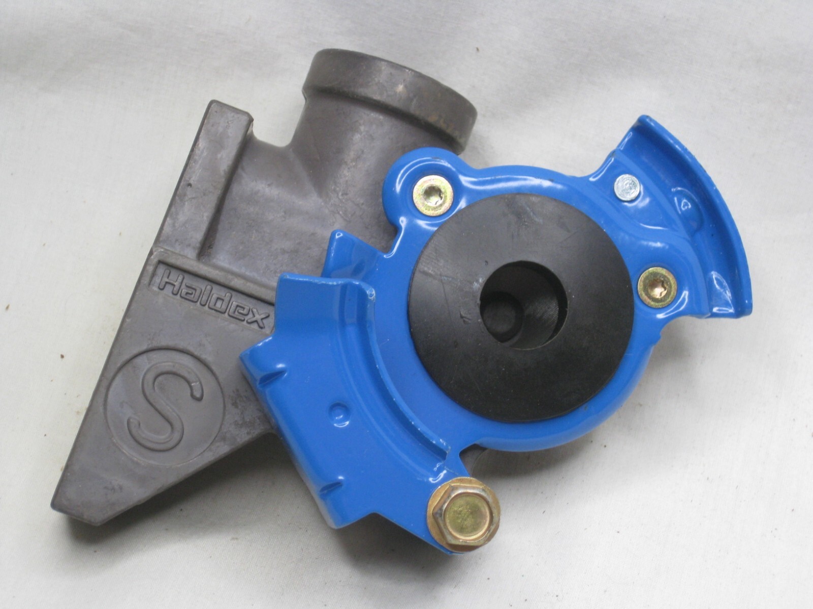 ?  Haldex S part automotive vehicle angle mount coupler ?