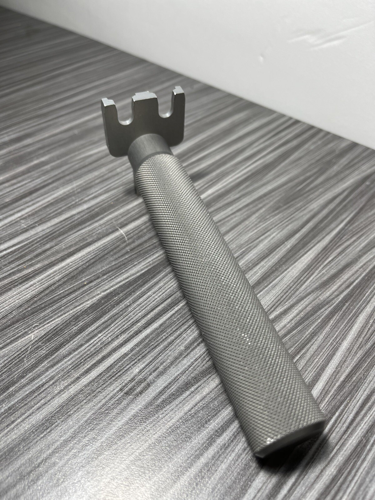 AMAT Textured Alloy Handle CS AT 70