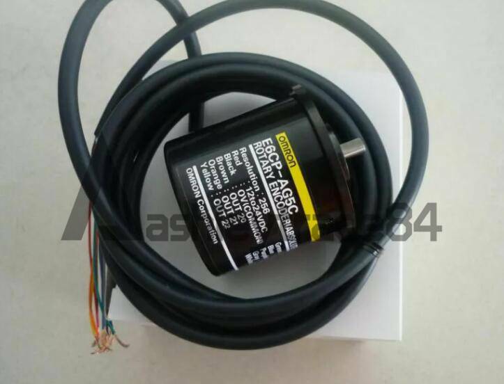 New One E6CP-AG5C OMRON Absolute Rotary Encoder 256P/R E6CPAG5C New