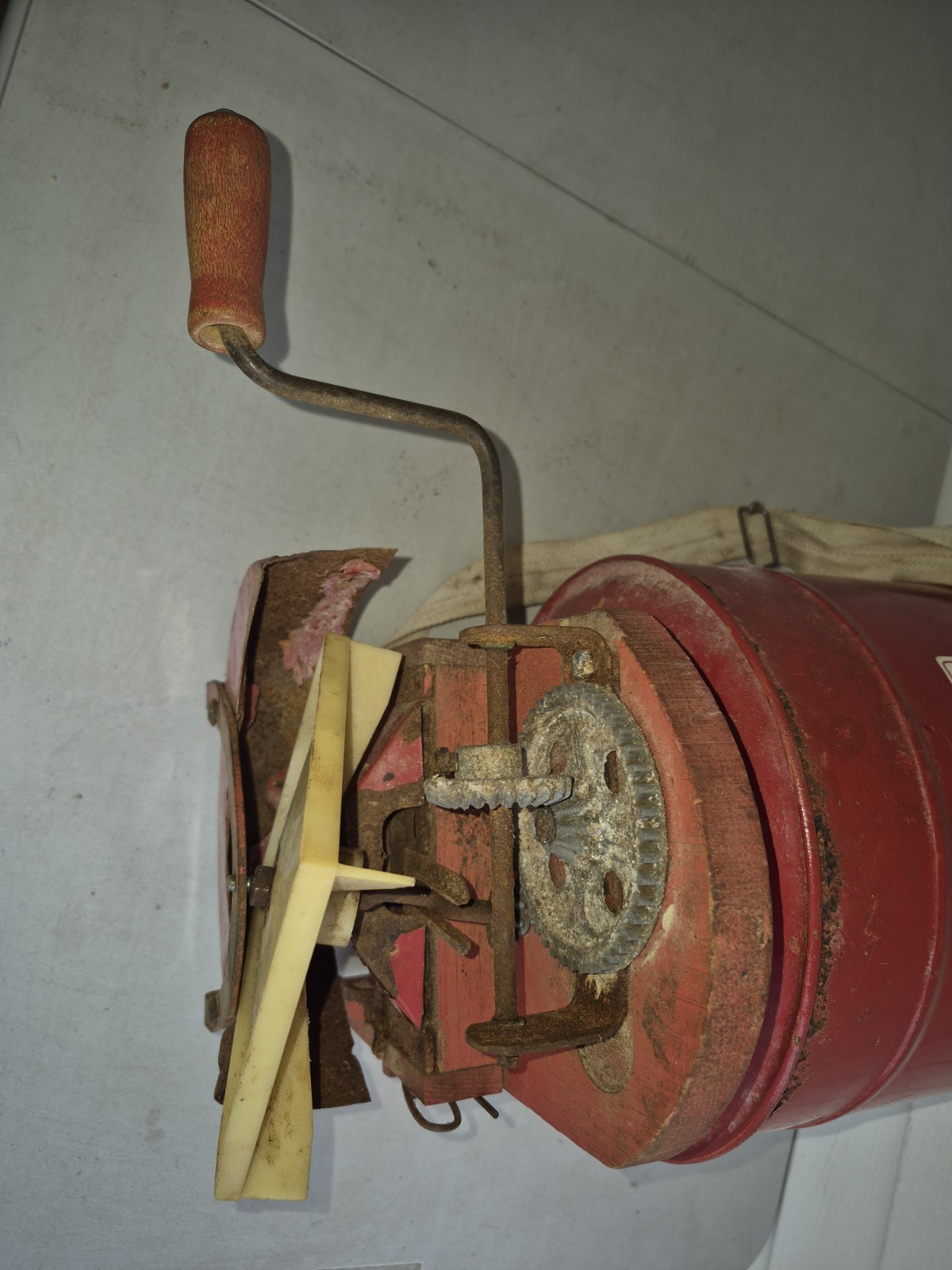 VINTAGE CYCLONE WALKING SEEDER,FERTILIZER