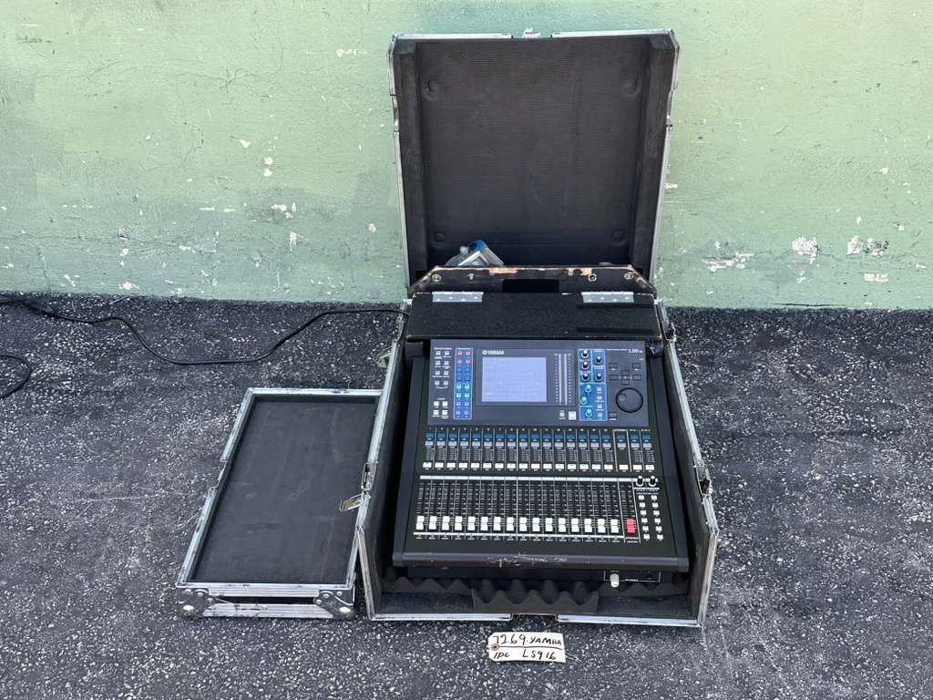 Yamaha LS9 16 Channel Digital Mixing Console W/ Case #7269 (One) THS