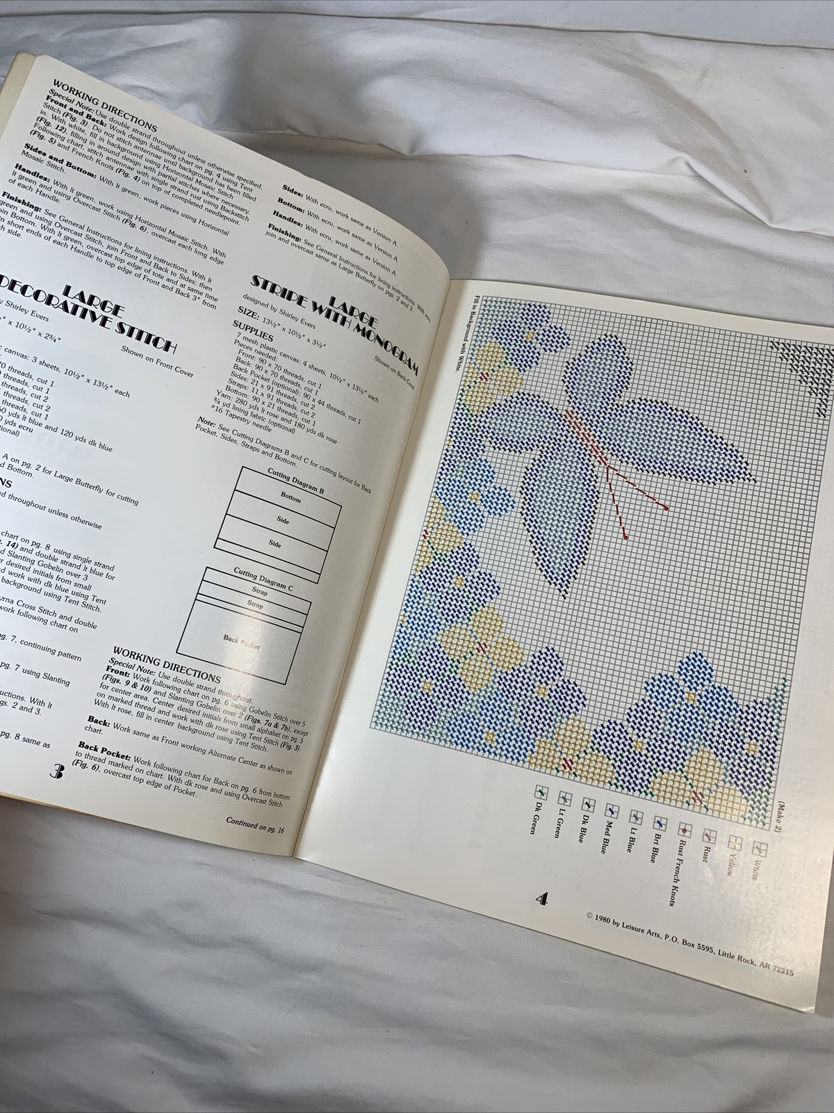 Needlepoint Totes For Plastic Canvas 10 Projects Leisure Arts Leaflet #173