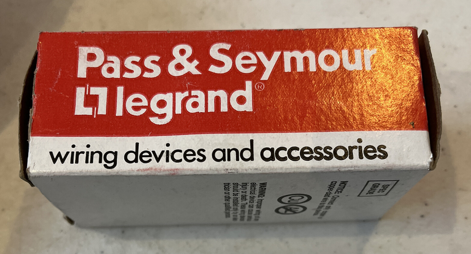 PASS & SEYMOUR 690-I COMBINATION DEVICE TWO 1P SWITCHES 15A 120/277VAC