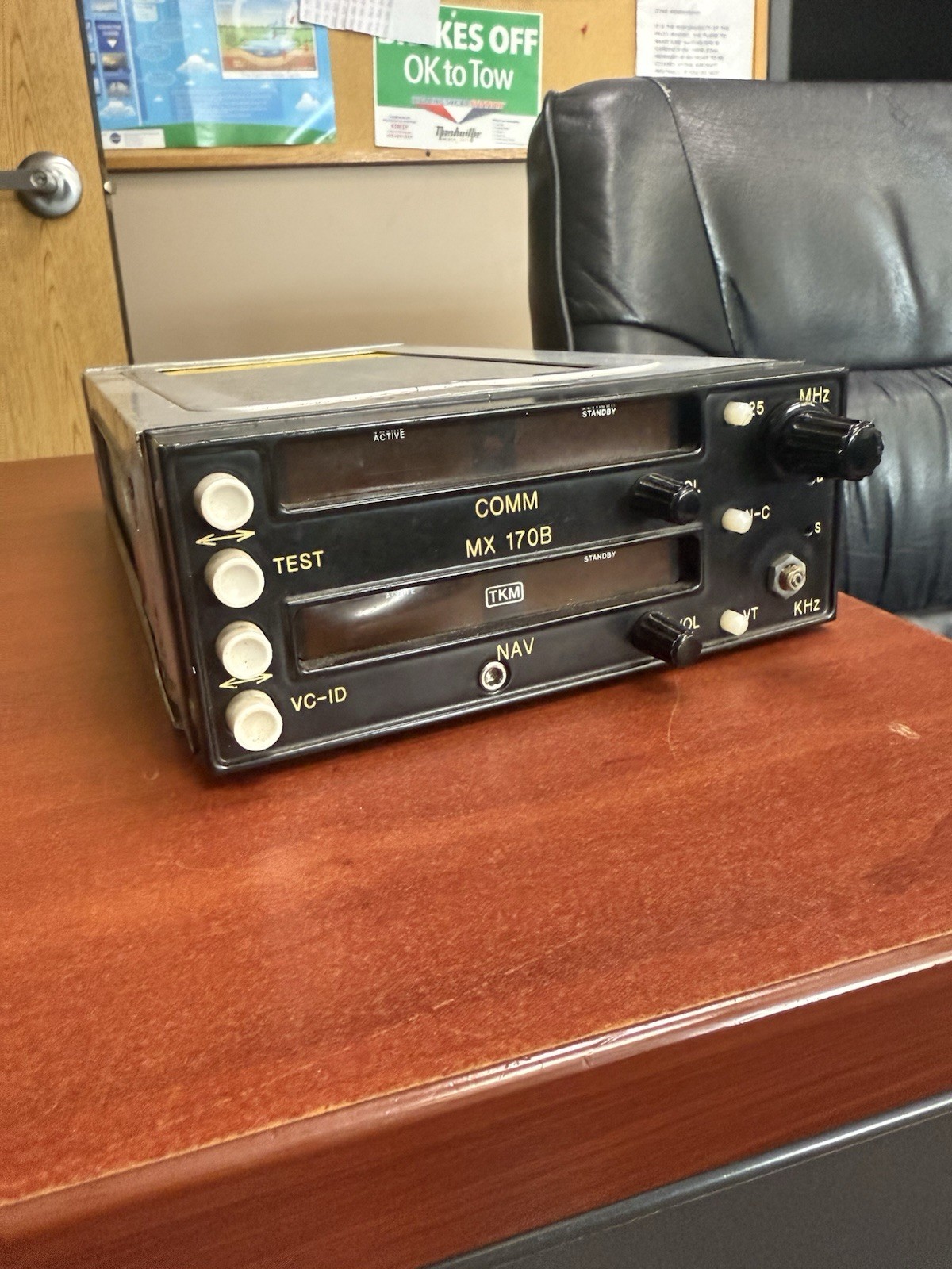 TKM MX-107B Nav/Com 14V Working As Removed