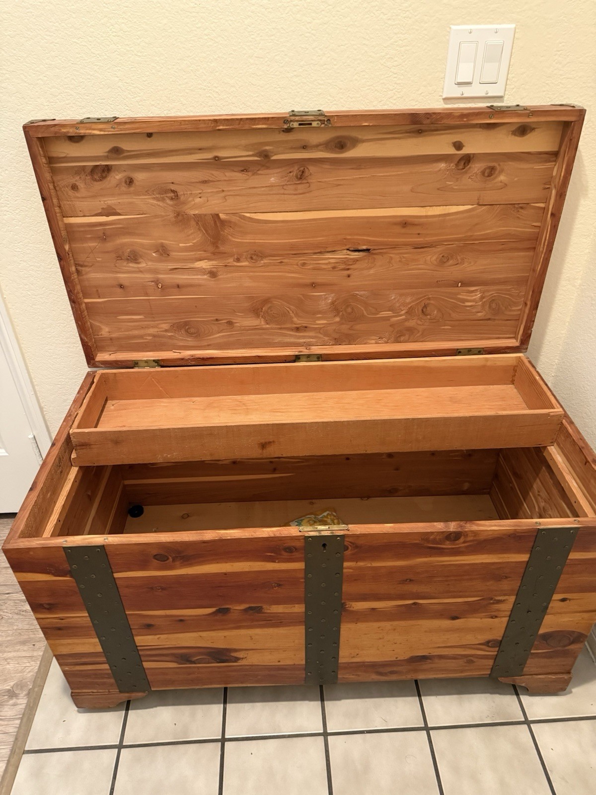 Brown Wooden Trunk Chest with Hinged Lid and Metal Accents for Bedroom