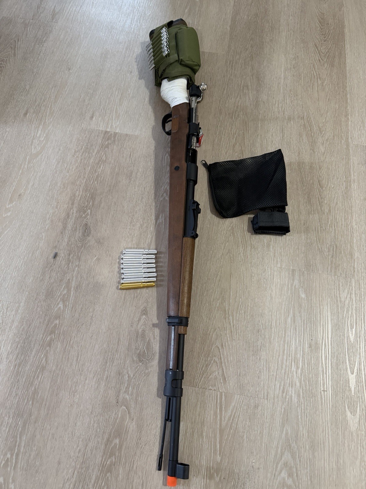 Double Bell Kar98K Gas Shell Ejecting Airsoft Rifle Real Wood 15 Shells