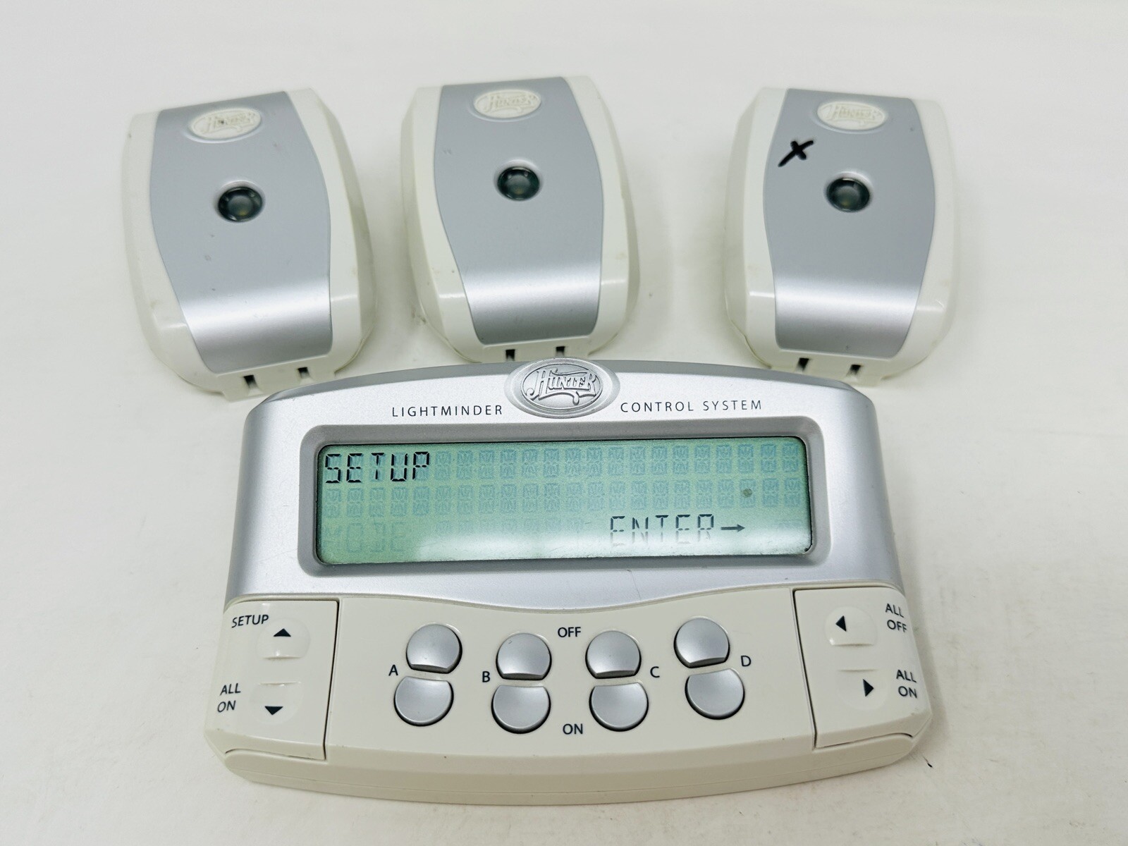 Hunter LightMinder Home Light Control System 45060 Transmitter + 3 Receiver READ