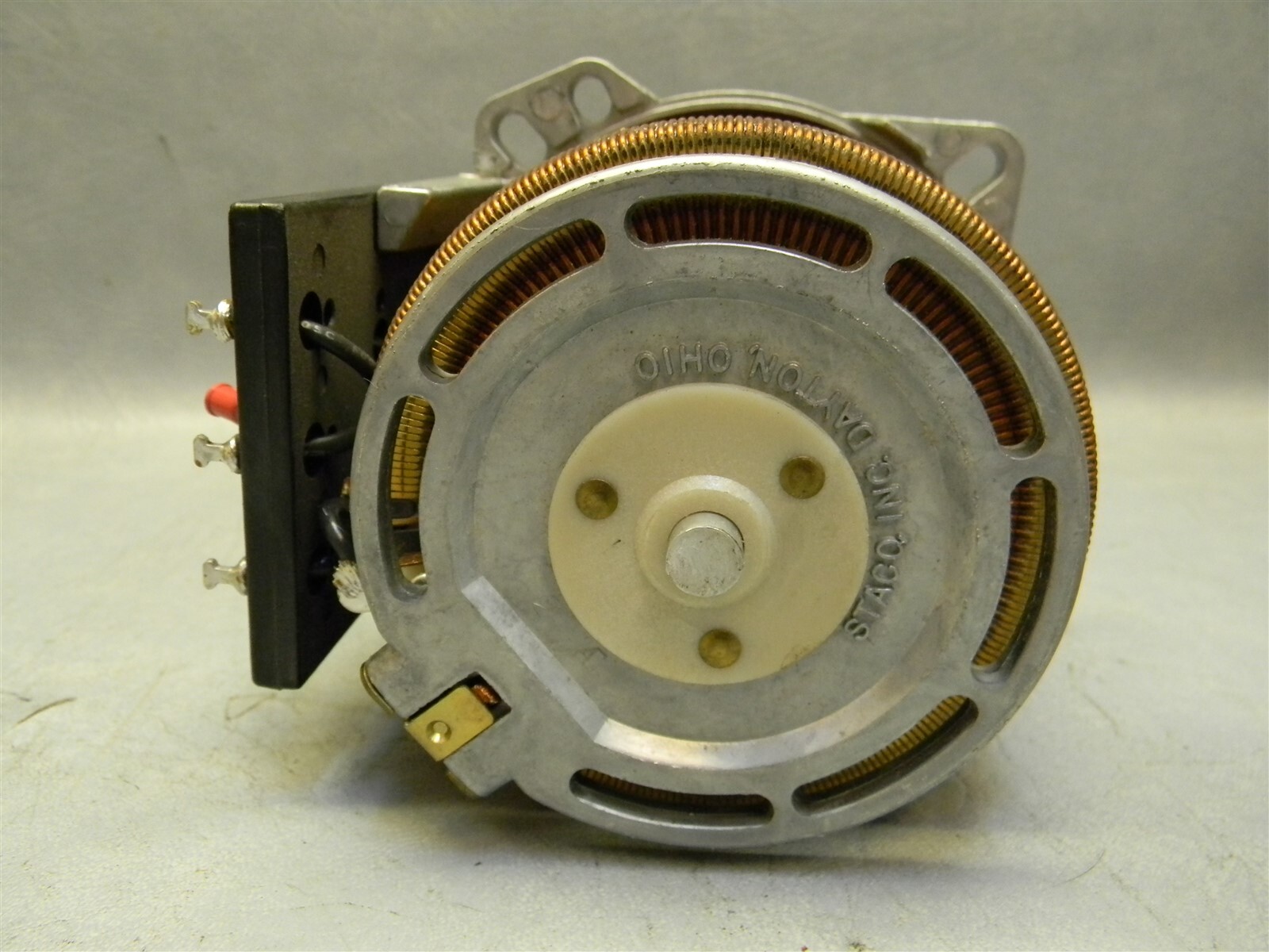 Staco Energy 1010 Motorized Variable Transformer 120 V Input