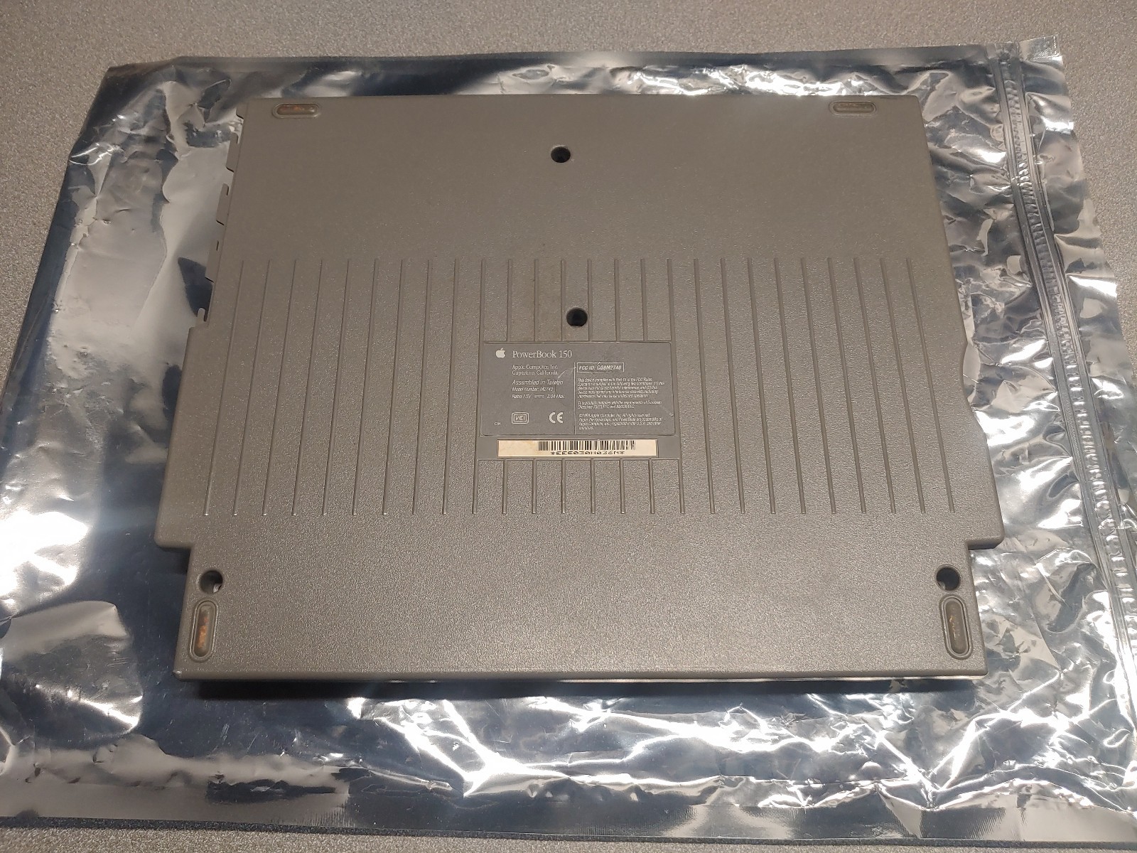 Apple Powerbook 150 Bottom Lower Bezel Plastic Base